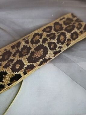 Clothes Captain Leopard-Print Wide Knit Headband in Brown and Tan